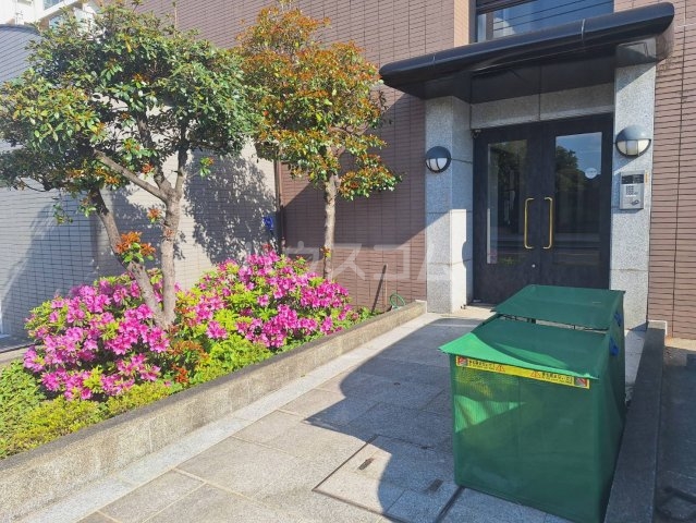 25/30 エントランス