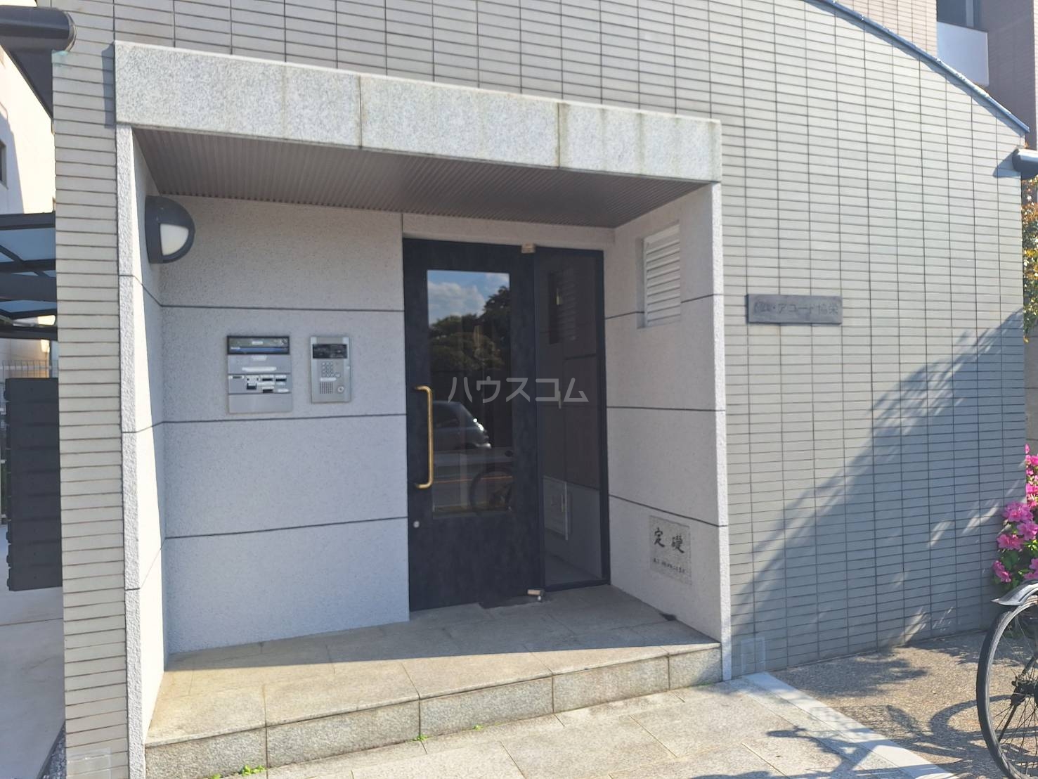 26/30 エントランス