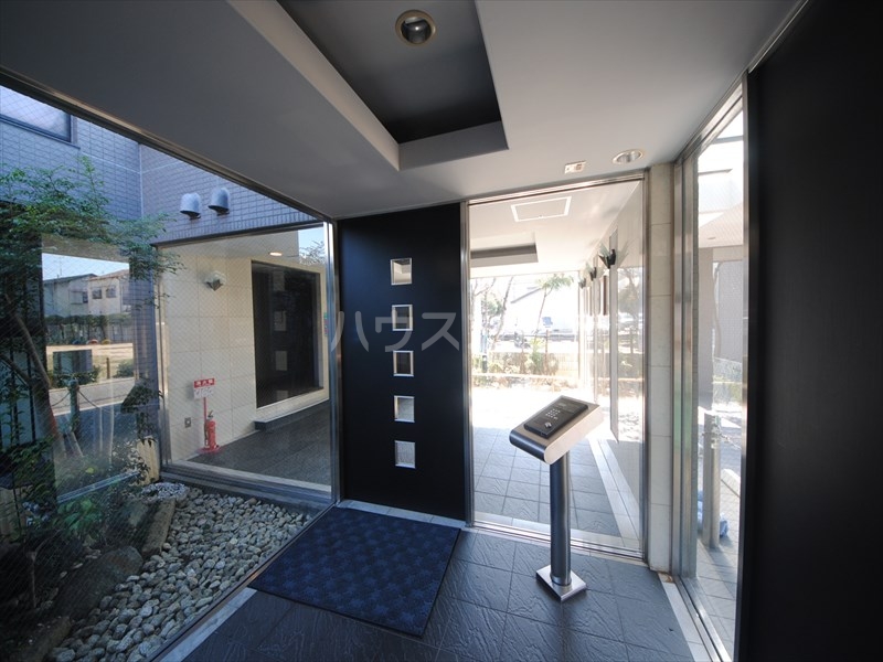 2/3 エントランス