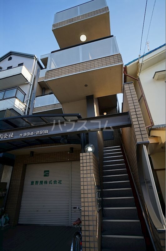 14/23 エントランス