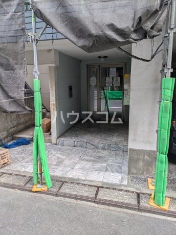 15/19 エントランス