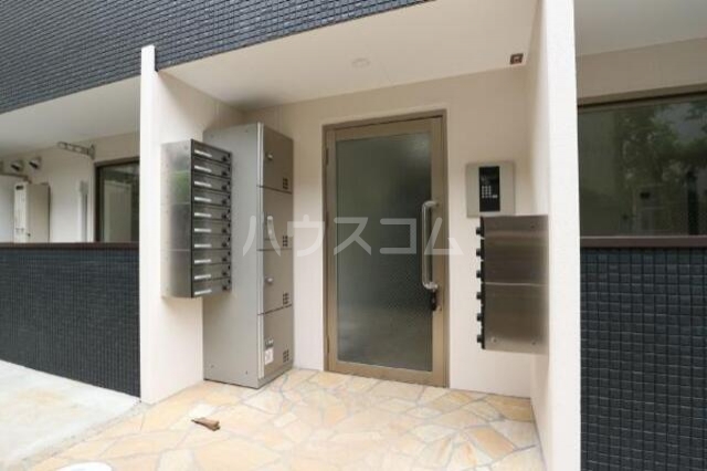 16/18 エントランス