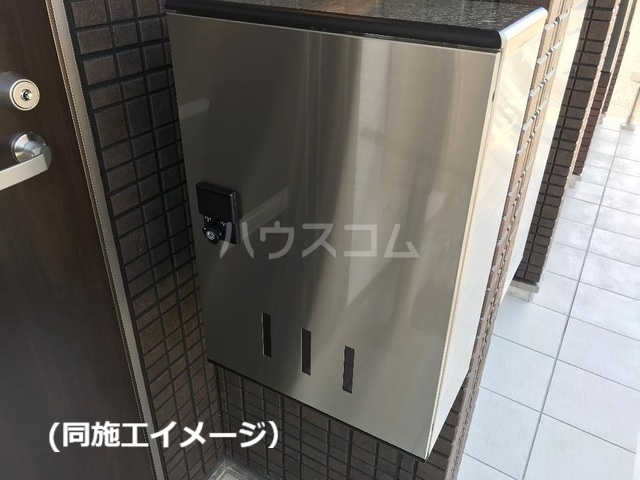 23/27 エントランス