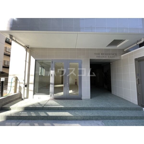 18/23 エントランス