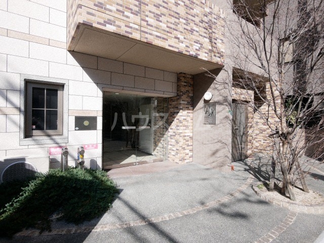 19/27 エントランス