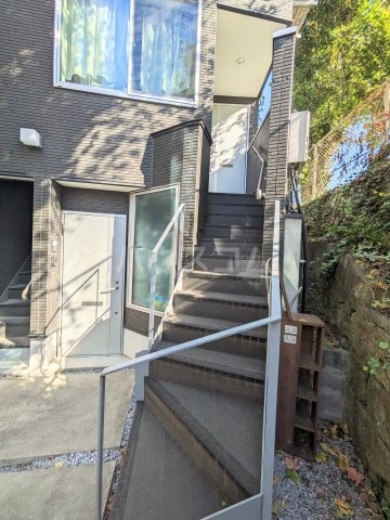 22/30 エントランス