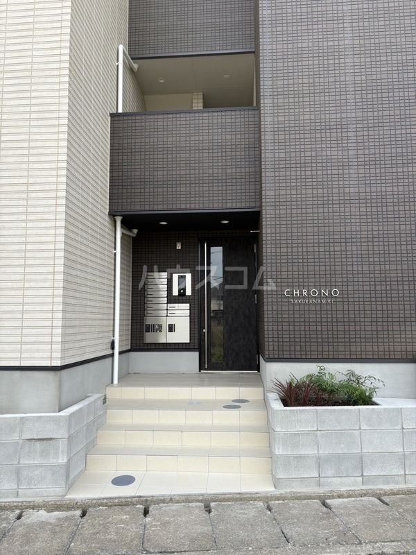 13/15 エントランス