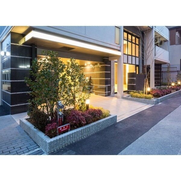 18/28 エントランス