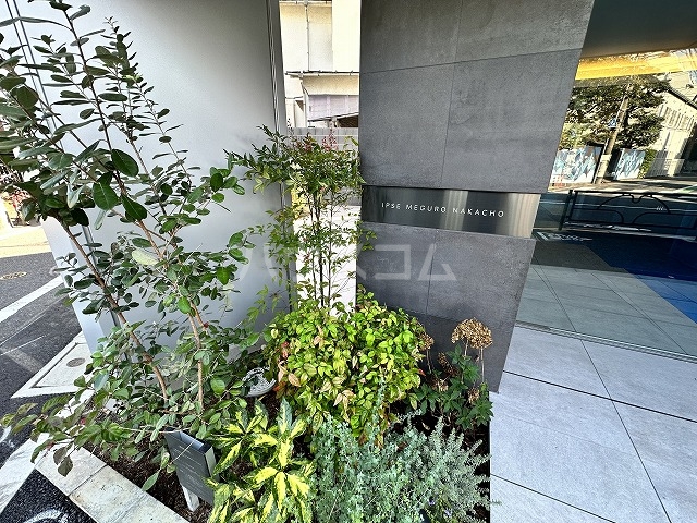 21/24 エントランス