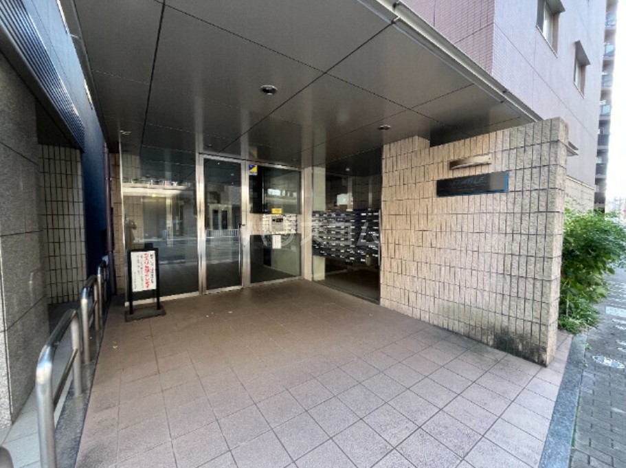 14/19 エントランス