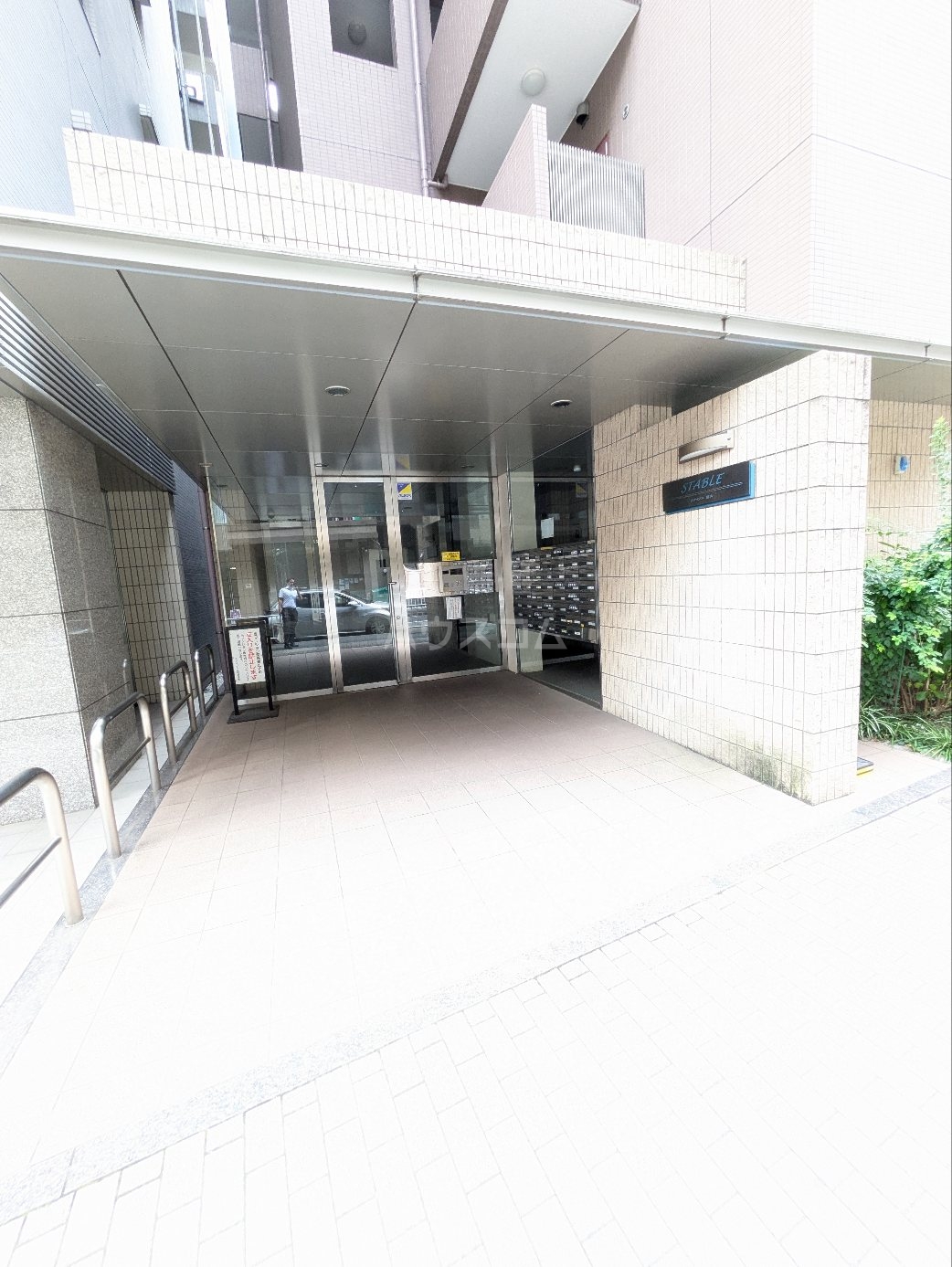 15/21 エントランス