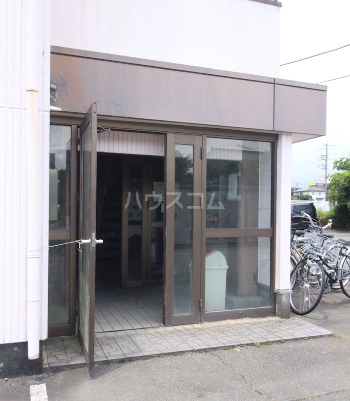 20/21 エントランス