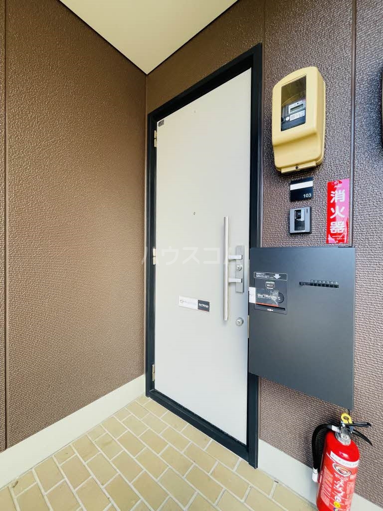 17/27 エントランス