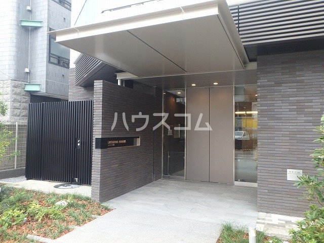 26/30 エントランス