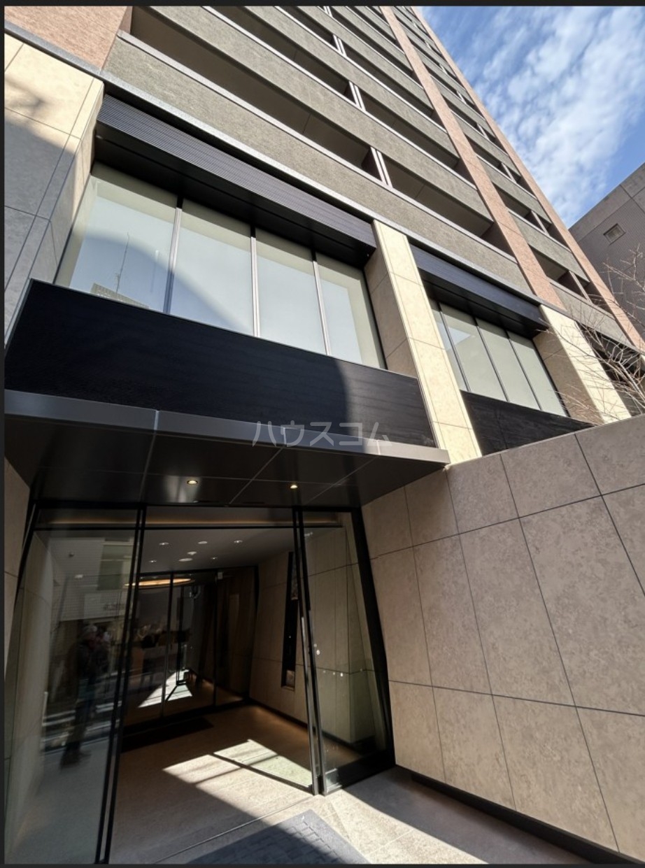 27/27 エントランス