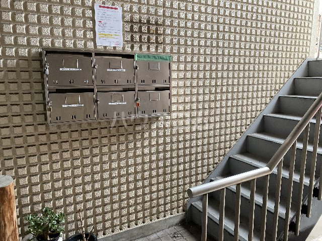 22/30 エントランス