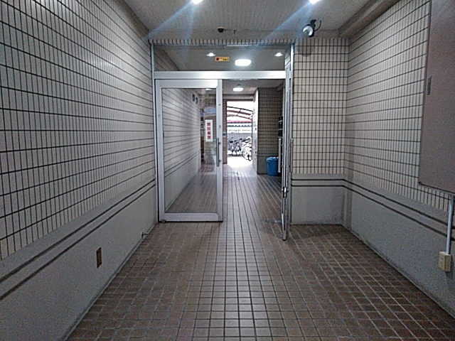 22/23 エントランス