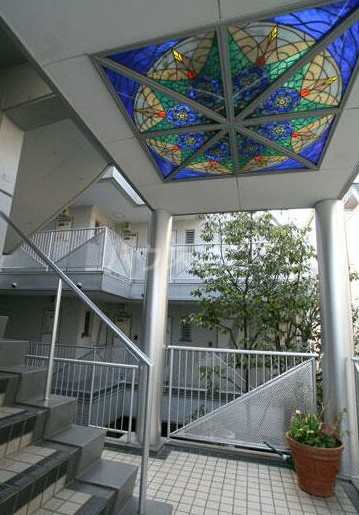 13/19 エントランス