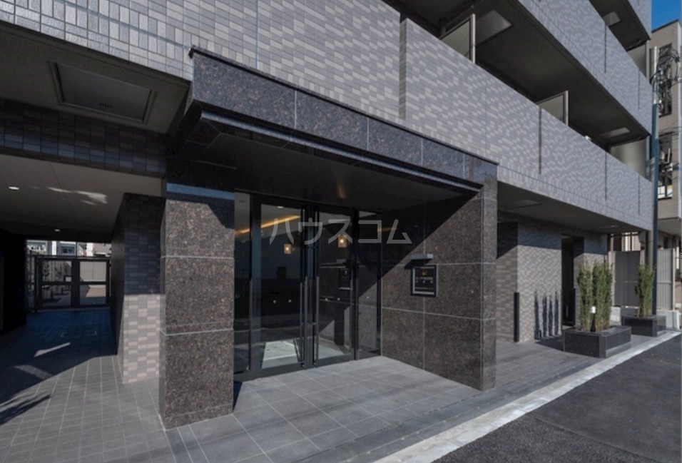 22/30 エントランス