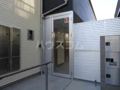 14/17 エントランス