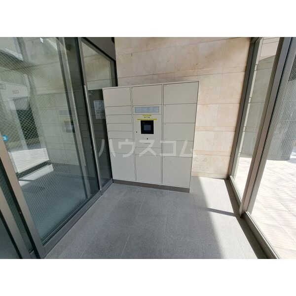 28/30 エントランス