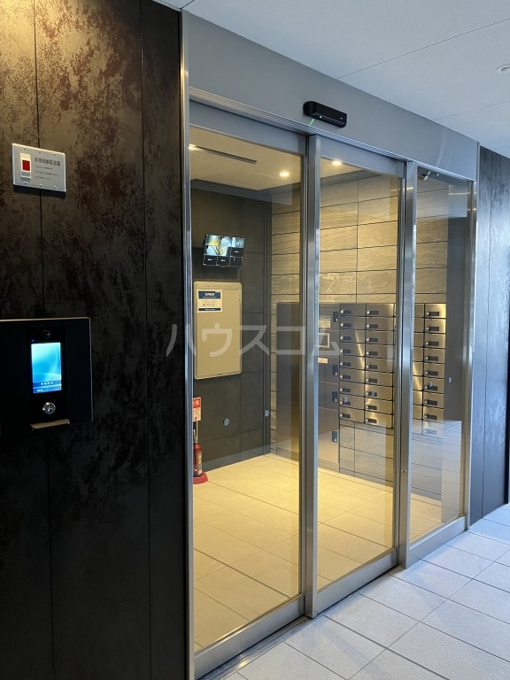 14/20 エントランス