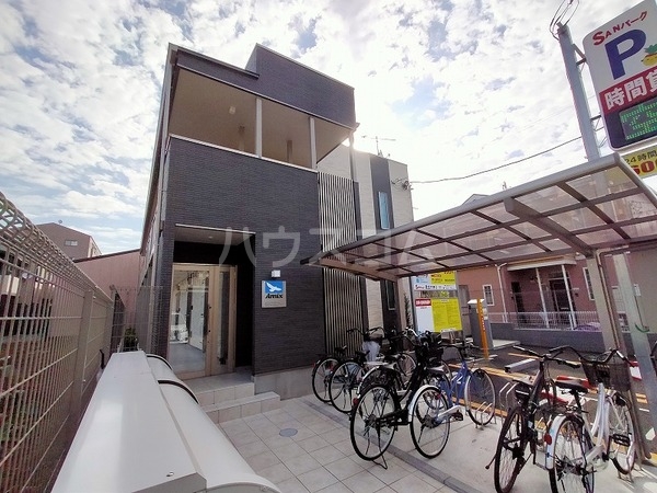 23/29 エントランス