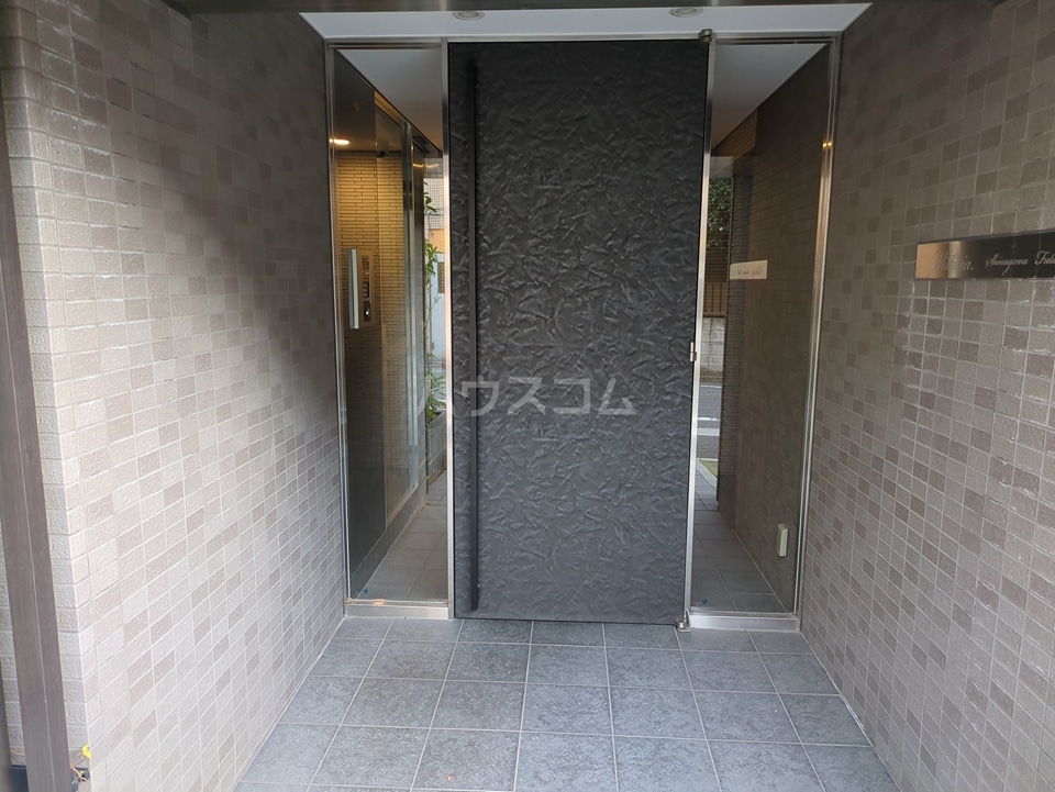 25/30 エントランス