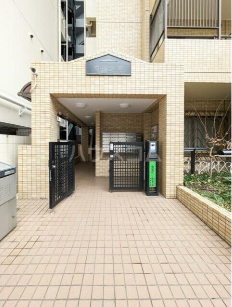 17/18 エントランス