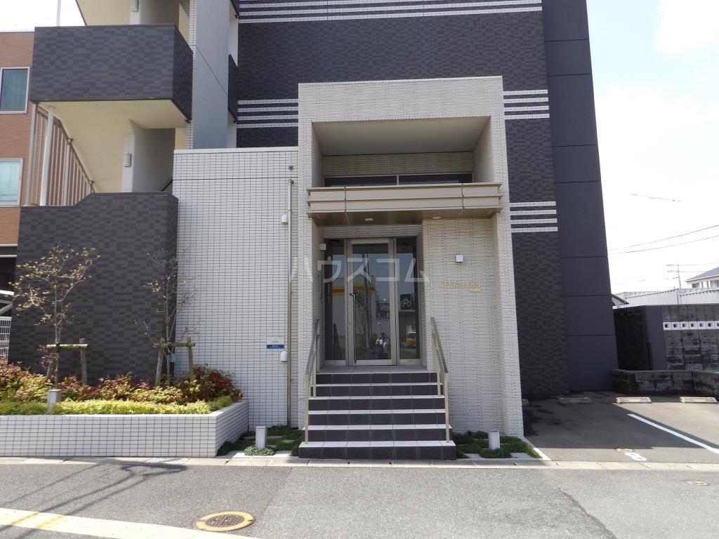 14/17 エントランス