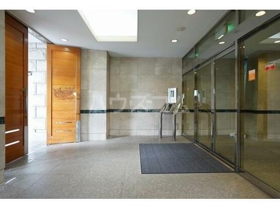 2/5 エントランス