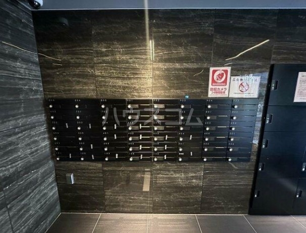 16/19 エントランス