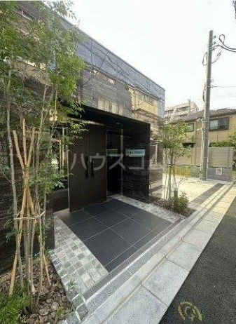 18/19 エントランス