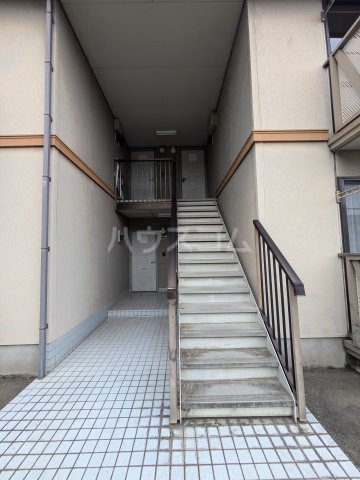 2/4 エントランス