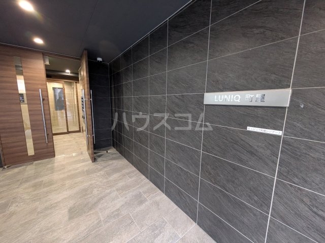 23/30 エントランス