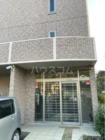 18/25 エントランス