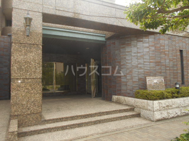 14/25 エントランス