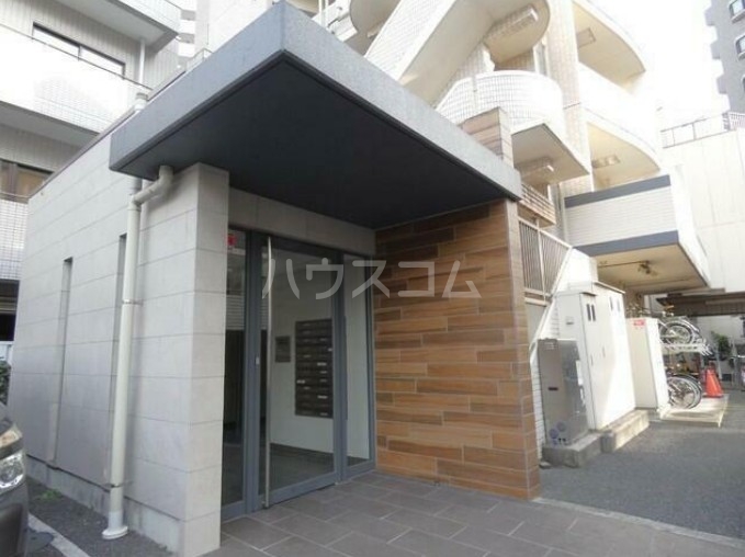 16/25 エントランス