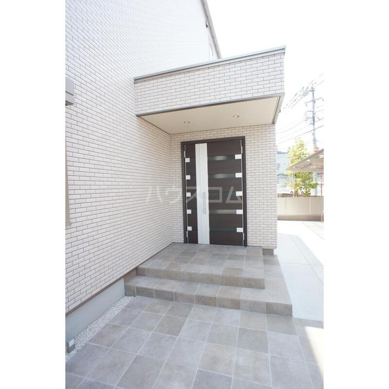 21/30 エントランス