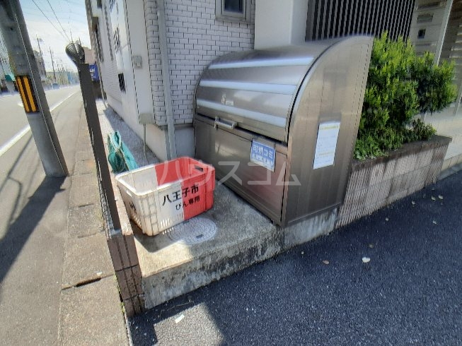 21/30 エントランス