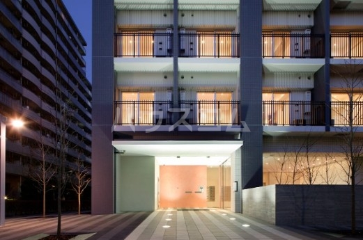 18/27 エントランス