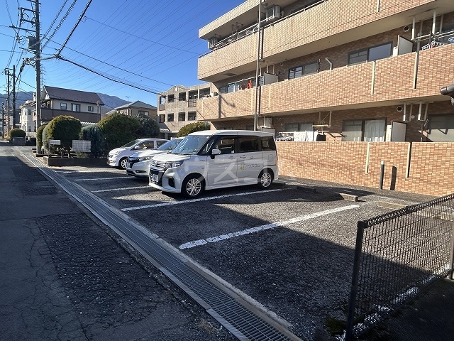 26/30 駐車場