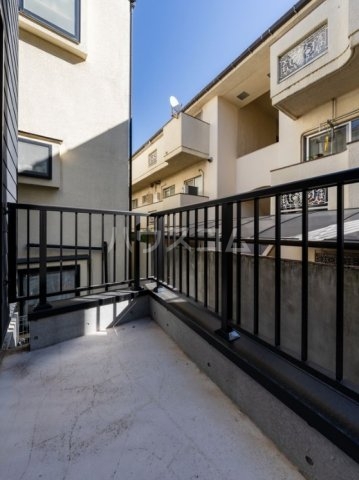 23/27 バルコニー