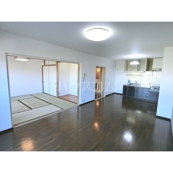 2/2 エントランス