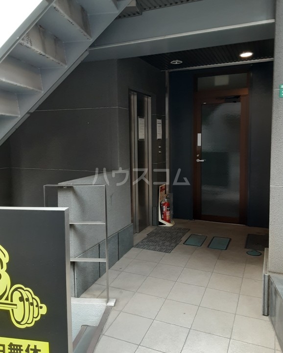 2/5 エントランス