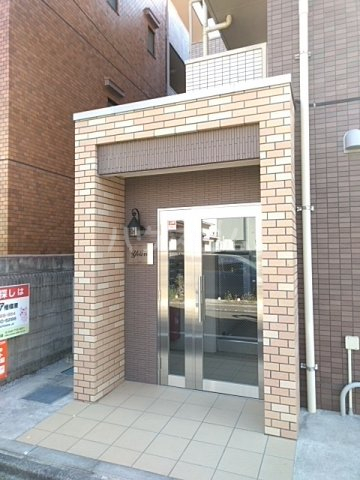 24/30 エントランス