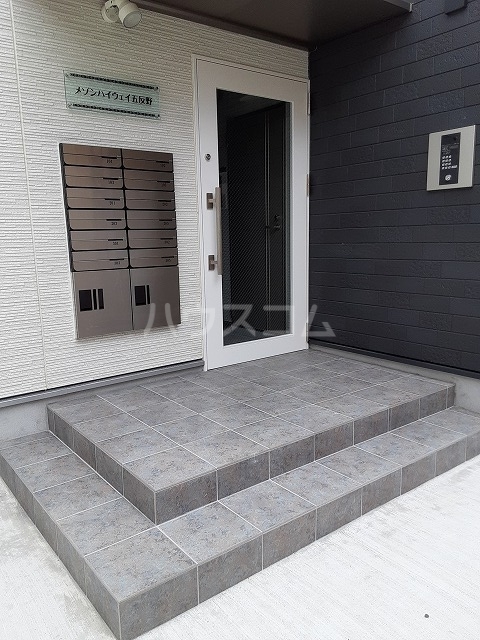 16/21 エントランス