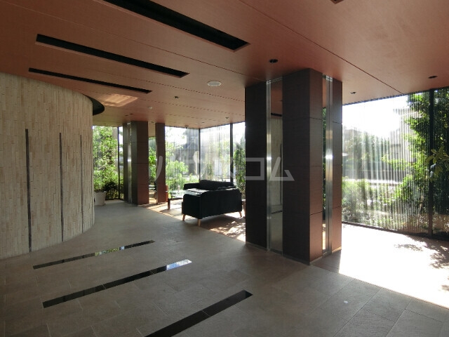 15/22 エントランス