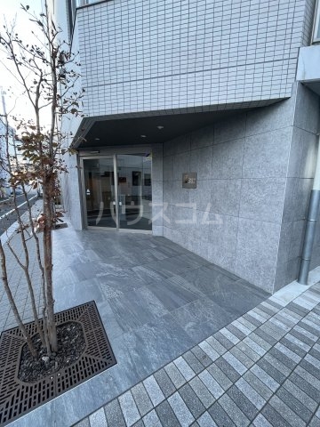 21/30 エントランス