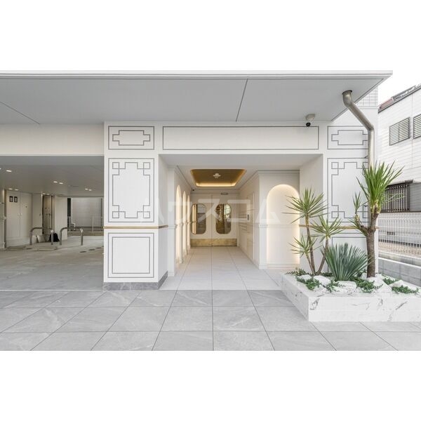 21/28 エントランス